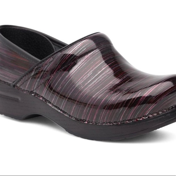 Dansko Women's Professional Wine Striped Patent Leather Clog VGUC sz. 39